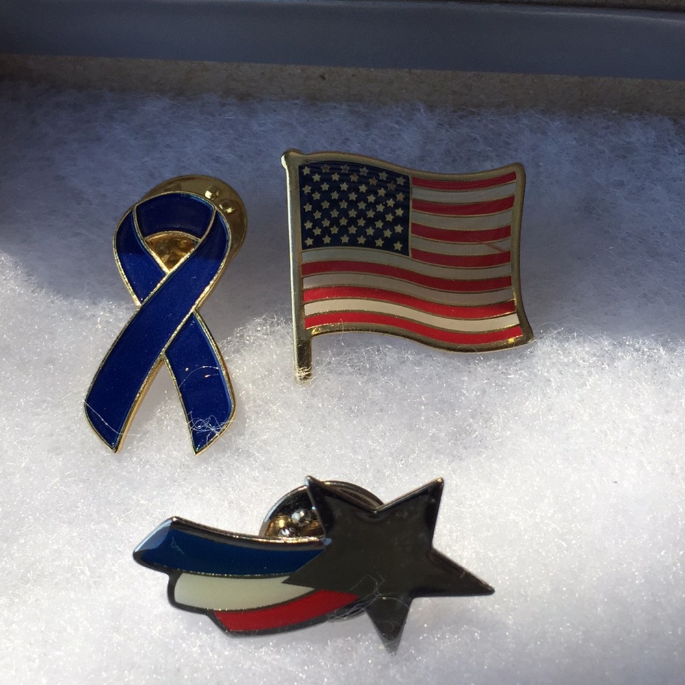 3 patriotic lapel pins